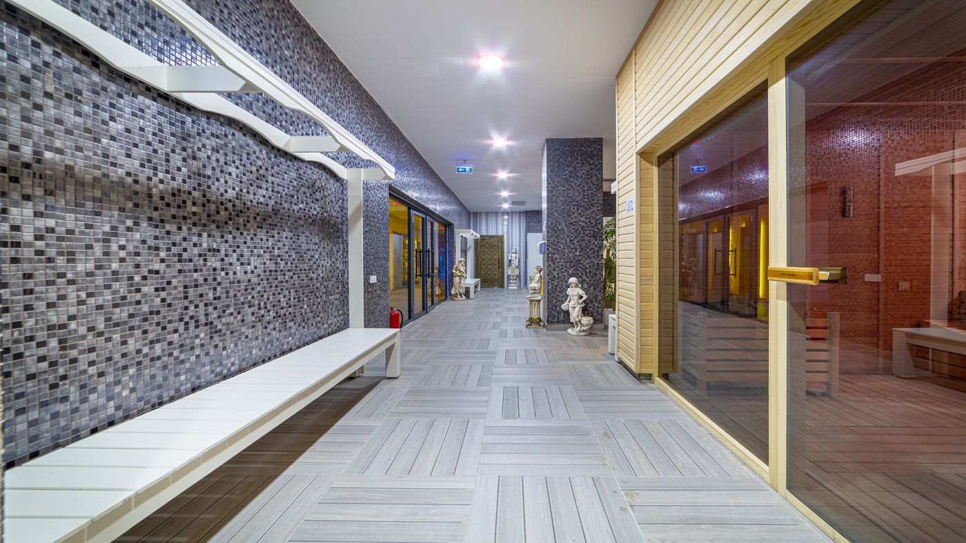 LONICERA PREMIUM HOTEL 21