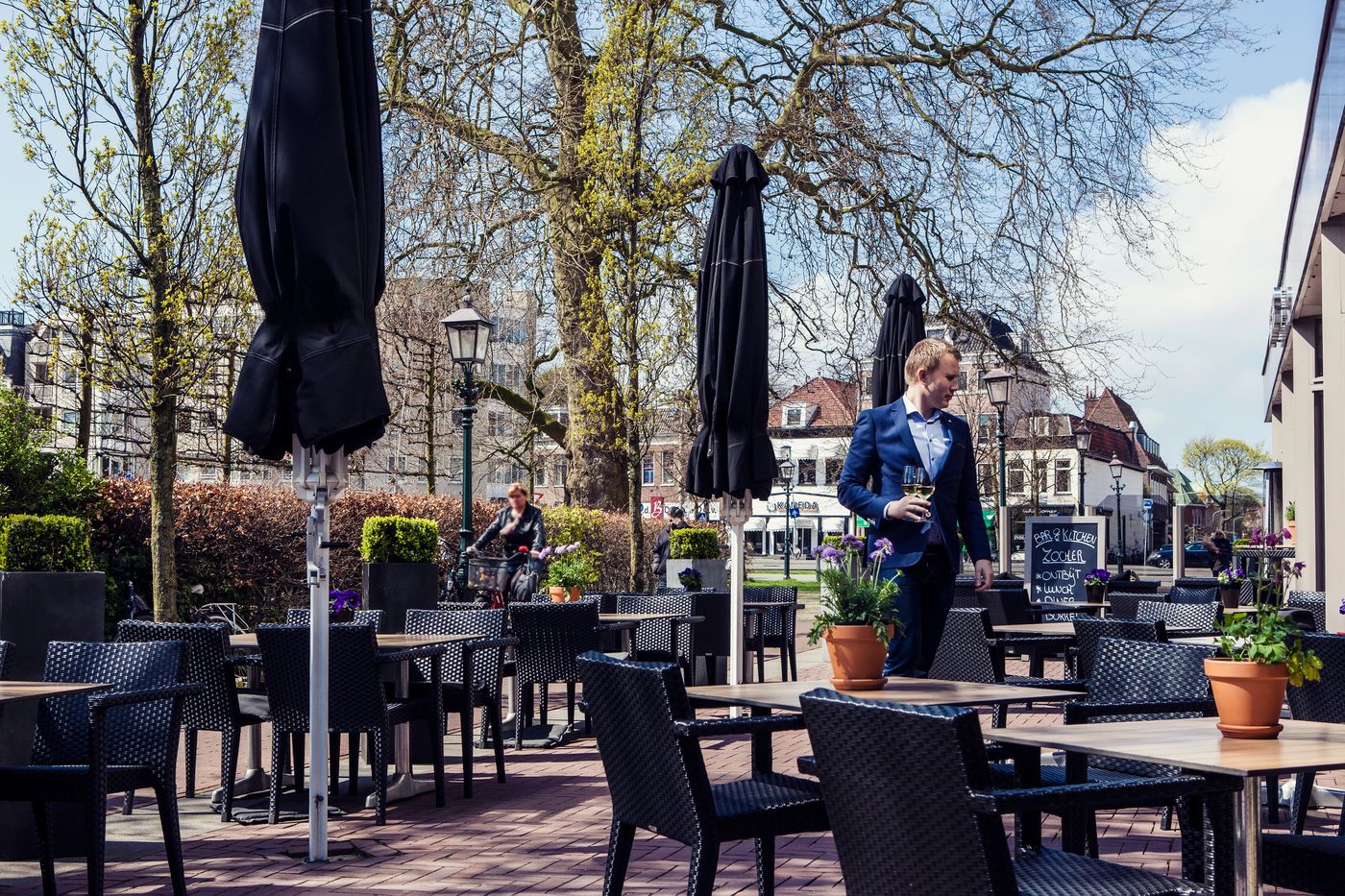 Carlton-Square-Restaurant-35