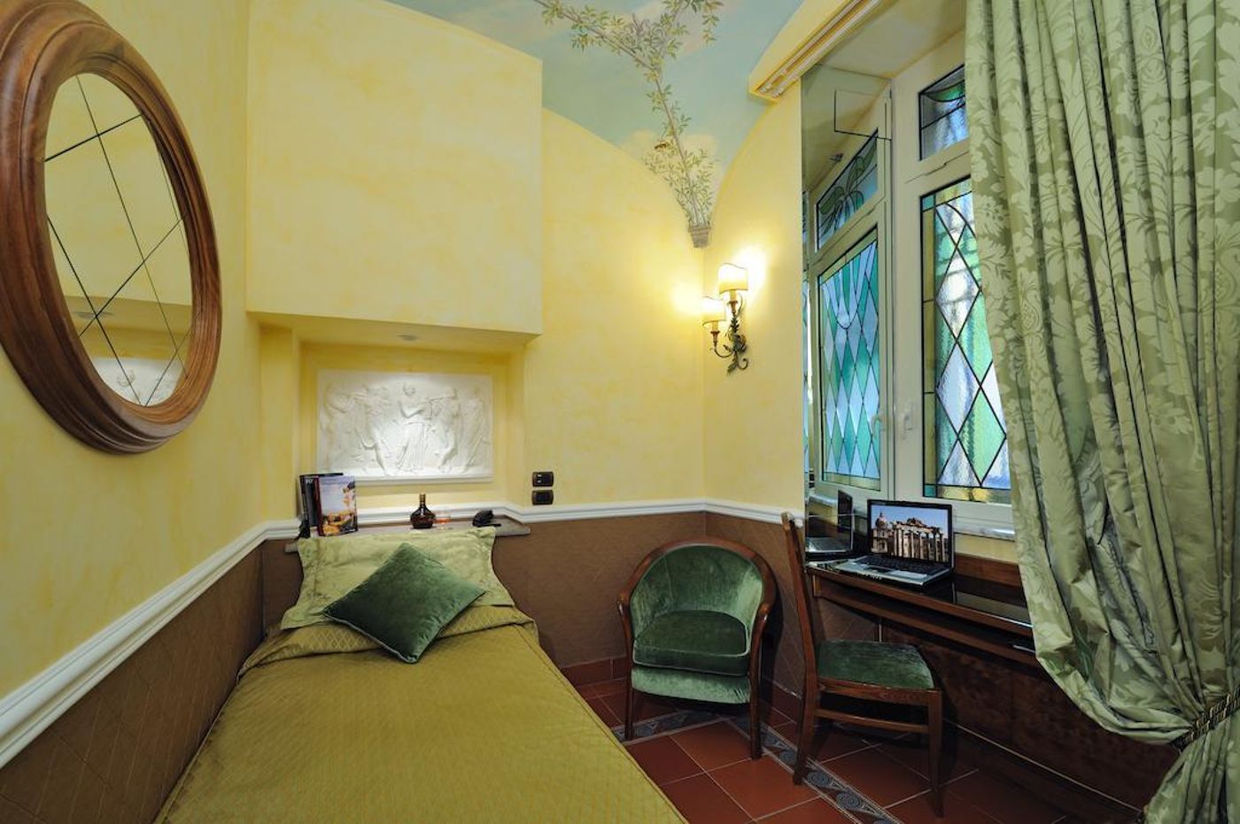 Farnese-Room-23