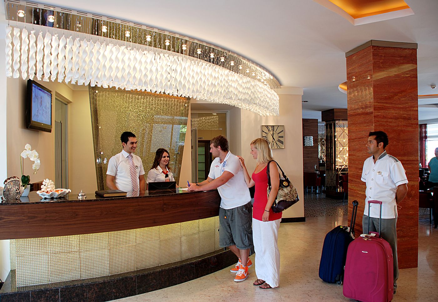 Grand-Okan-Hotel-Lobby-34