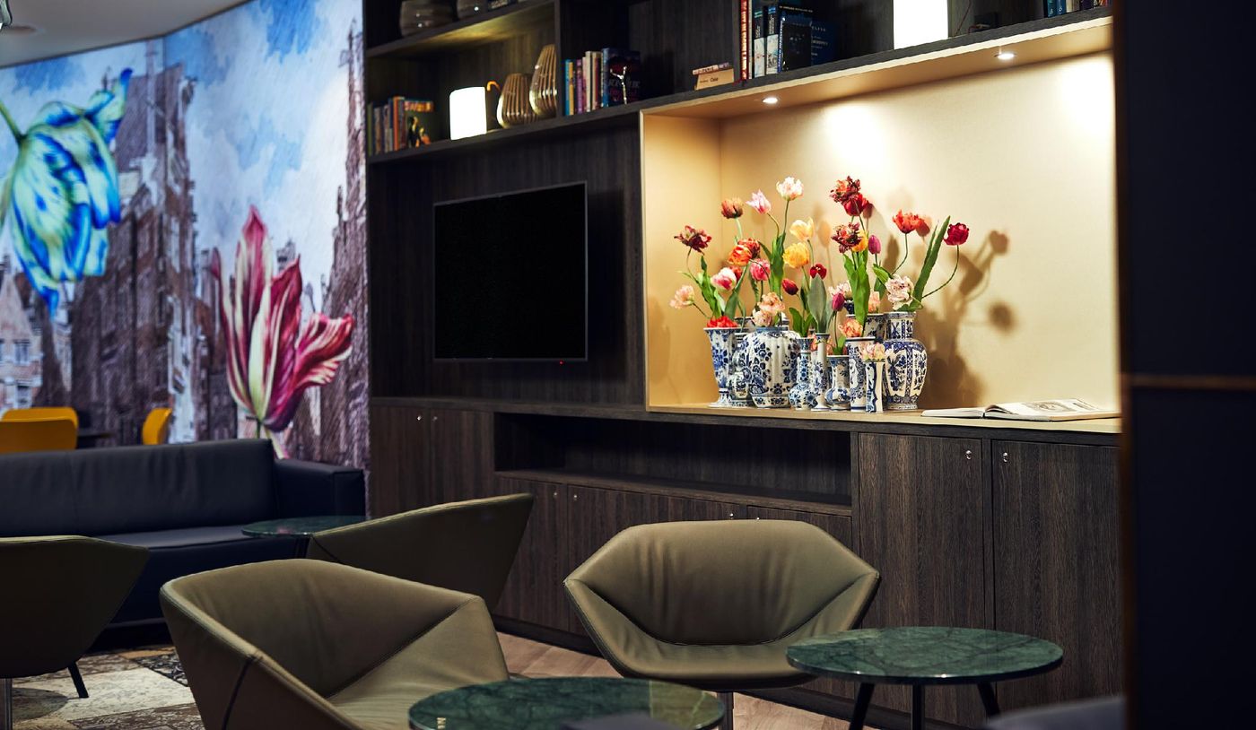 Inntel-Hotels-Amsterdam-Centre-Lobby-11