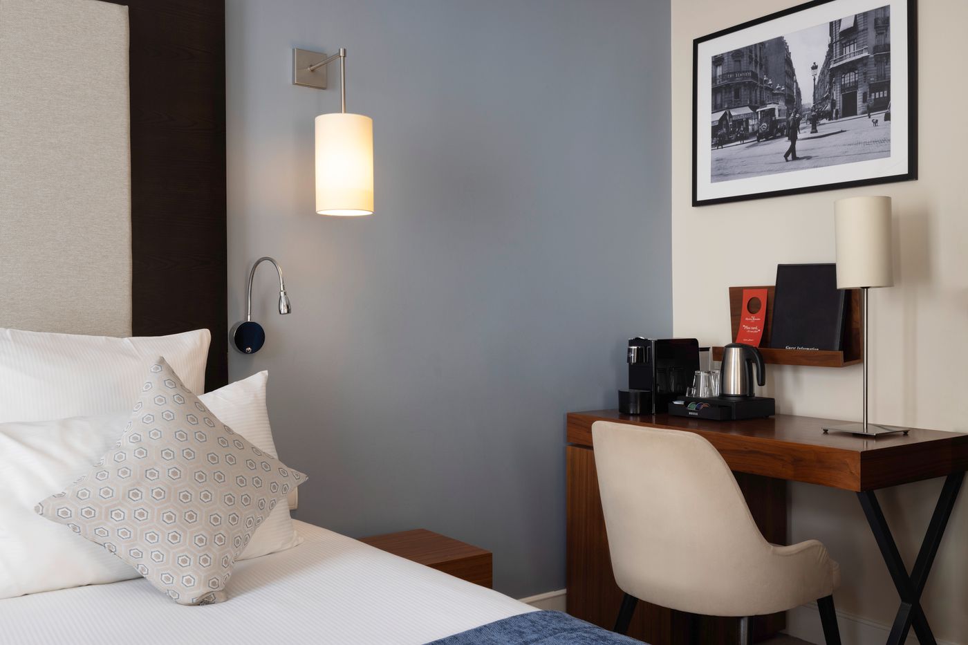 Hotel-Elysees-Bassano-Room-23