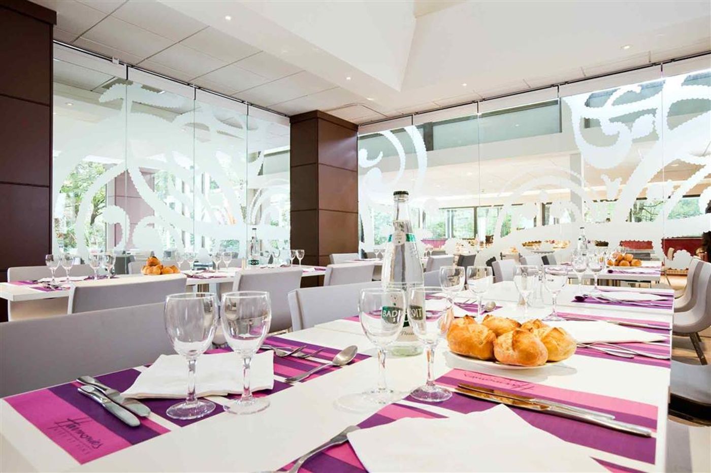 Mercure-Paris-Tour-Eiffel-Suffren-Restaurant-47