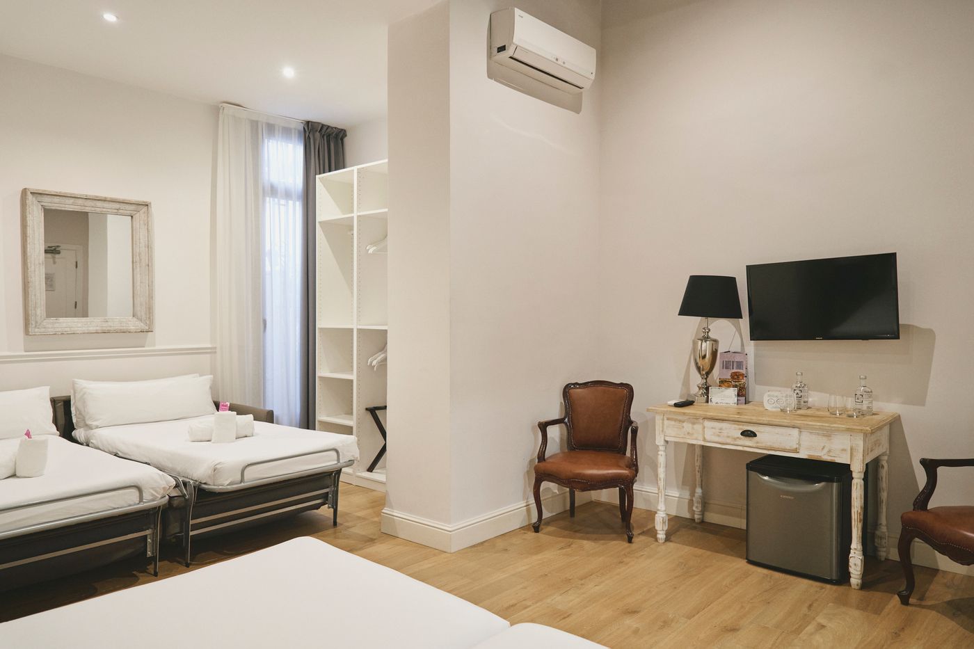 Meson Castilla Atiram Hotel-Spain-BARCELONA-Room-3