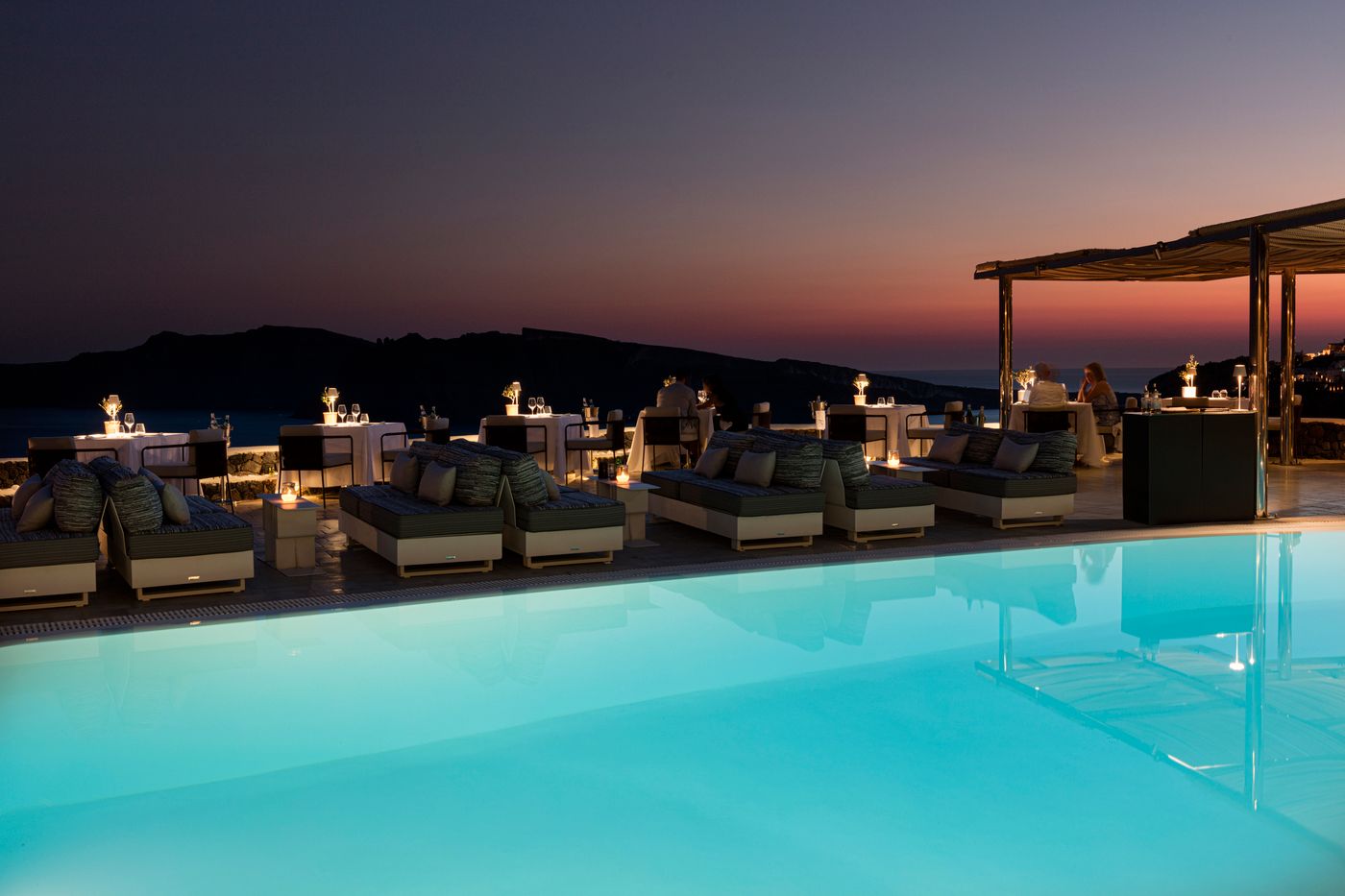 Canaves-Oia-Suites---Adults-Only-Restaurant-3