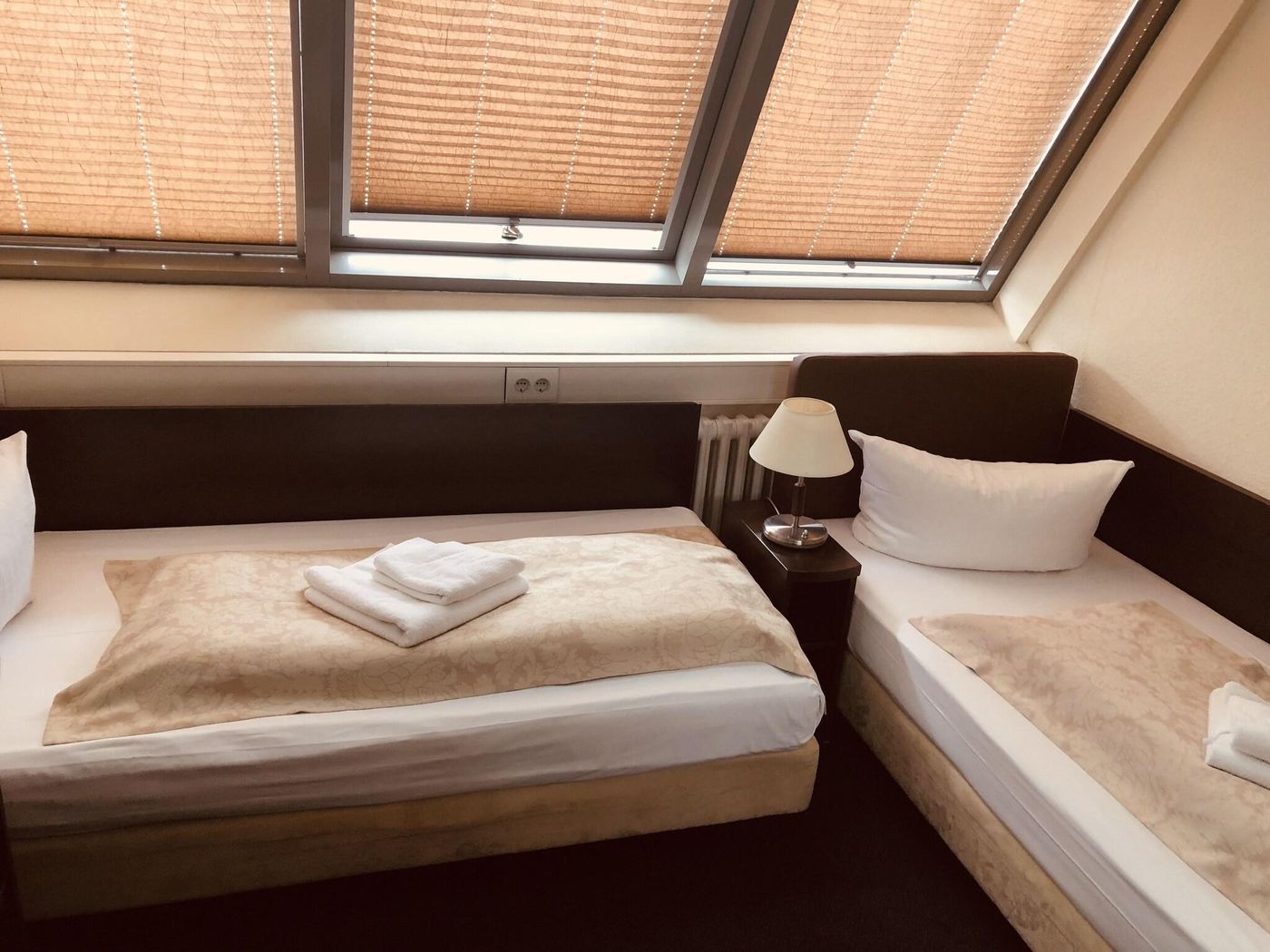 Upper-Room-Hotel-Room-30