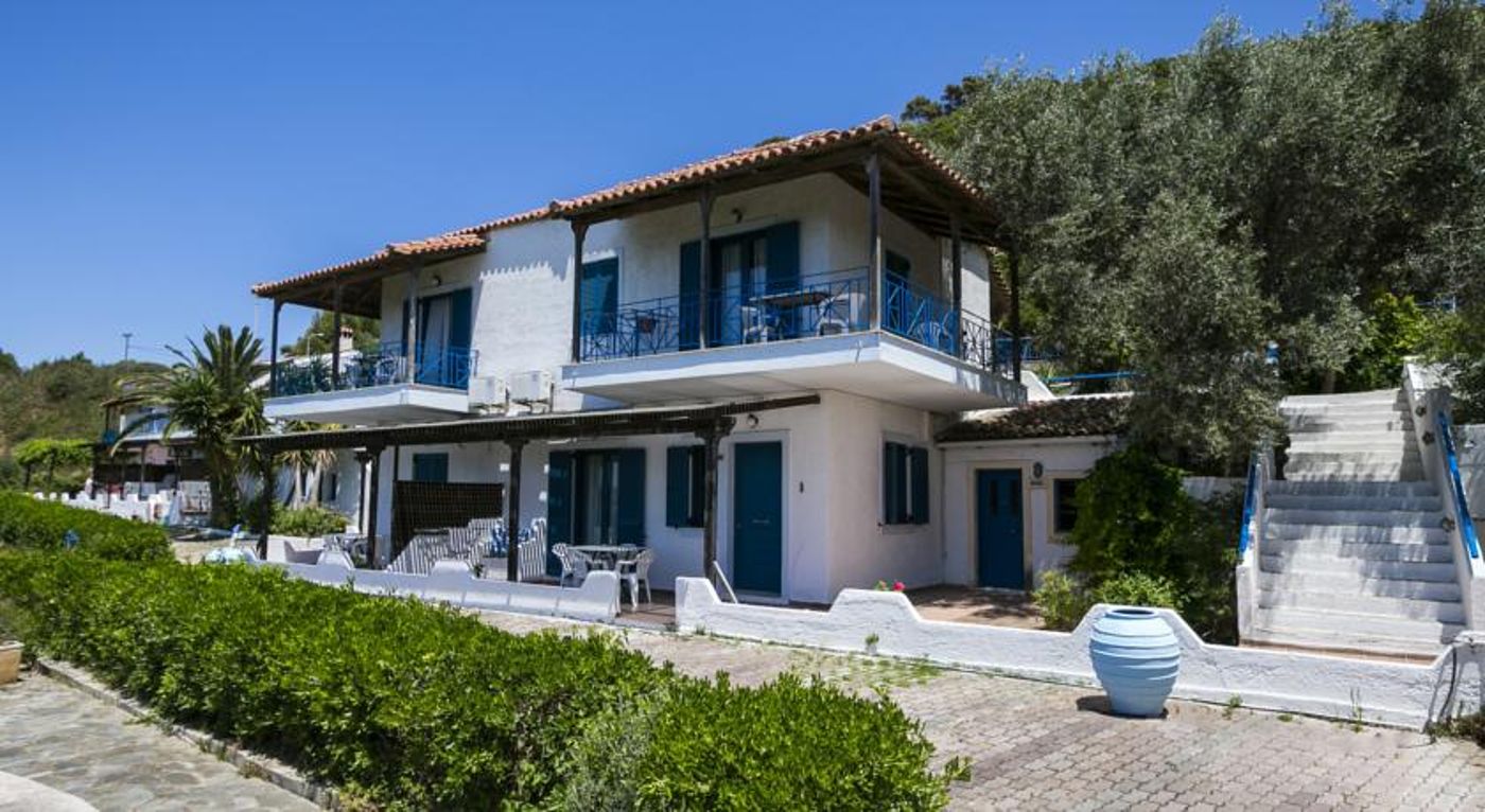 Metaxatos Apartments