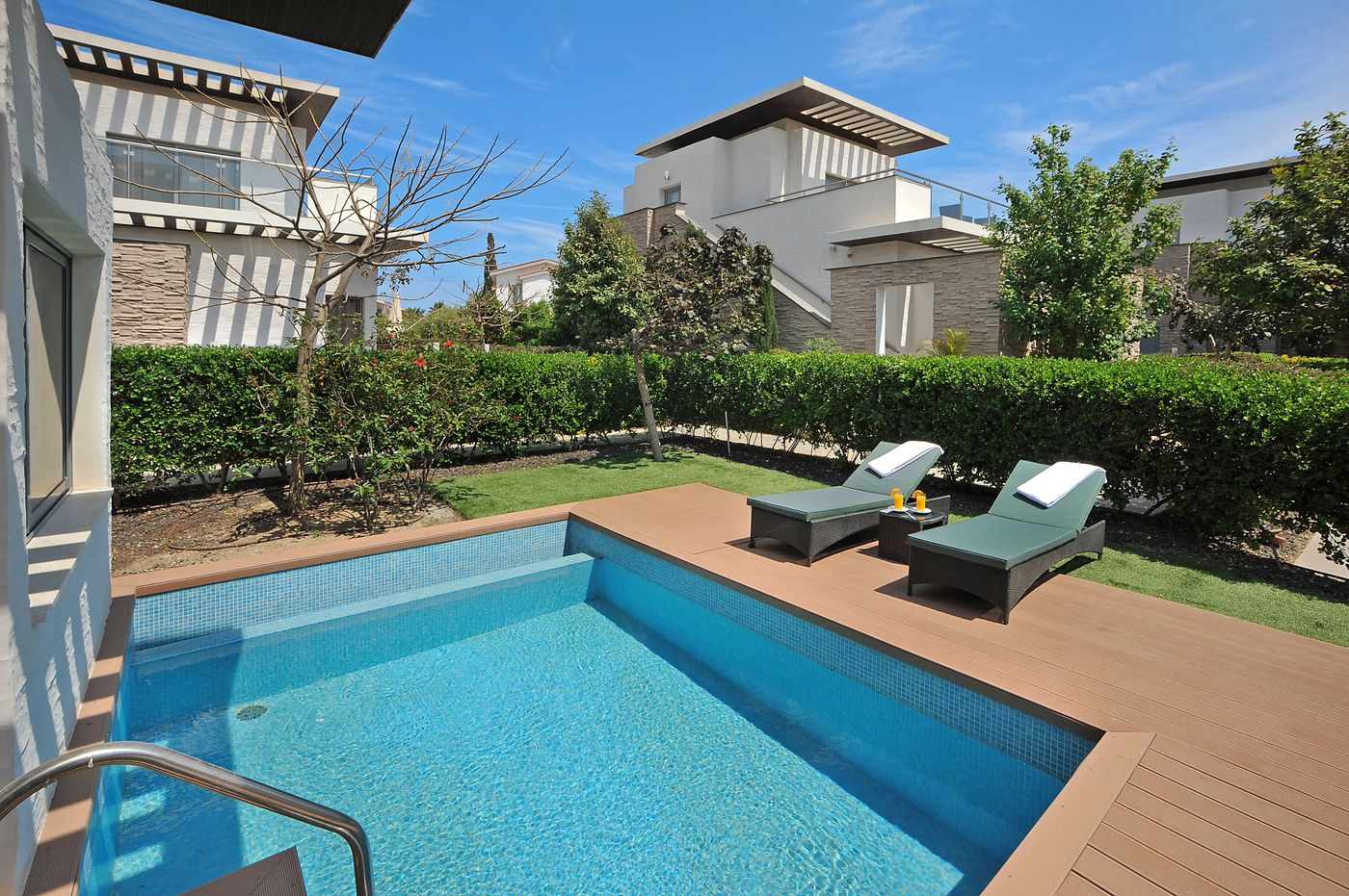 E-Hotel-Spa-and-Resort-Room-9