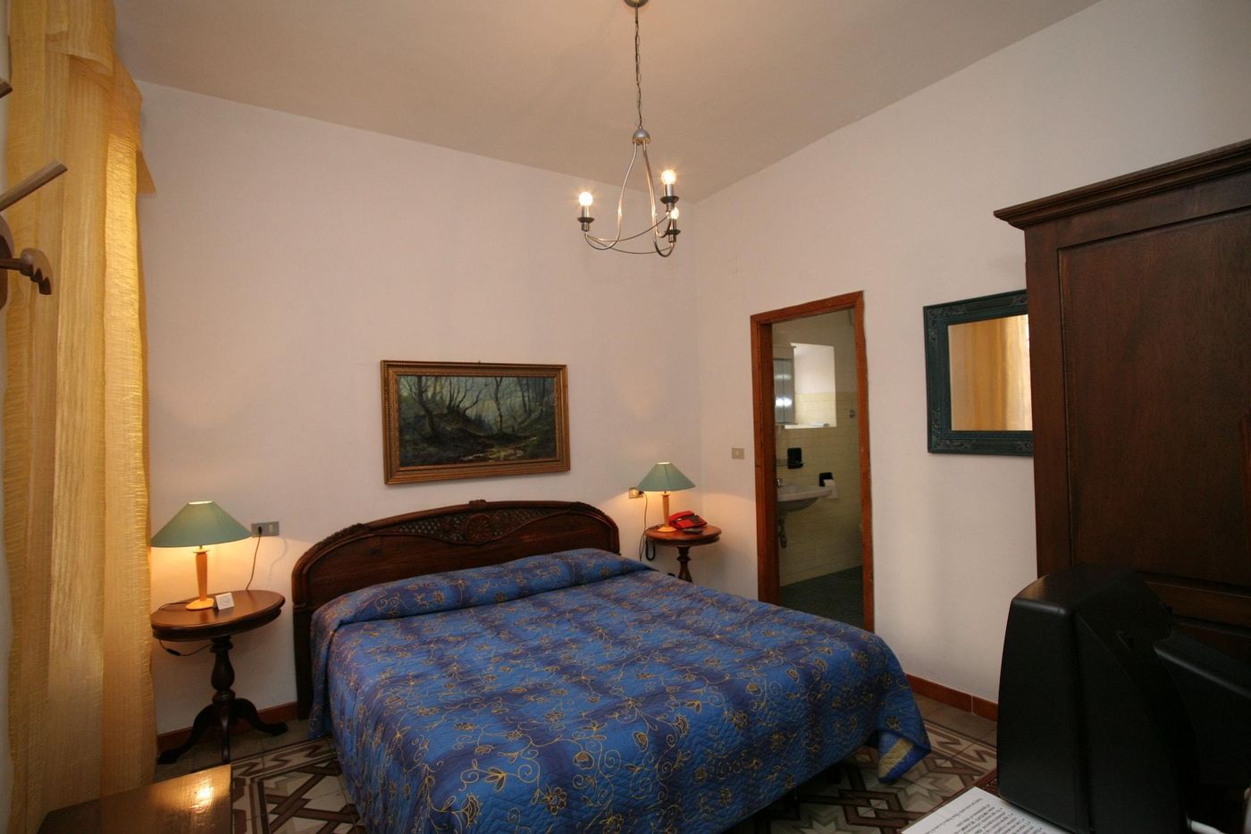 Hotel-Roma---Scanno-Room-12
