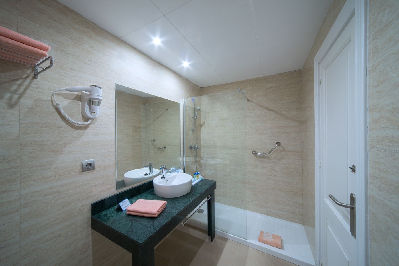 Playacapricho-Room-46