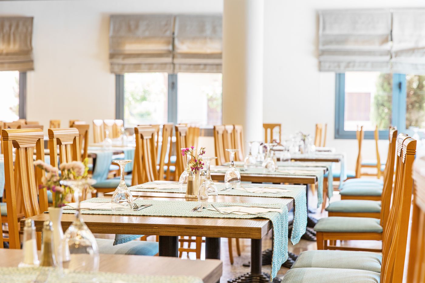 Mediterranean-Resort-Restaurant-36