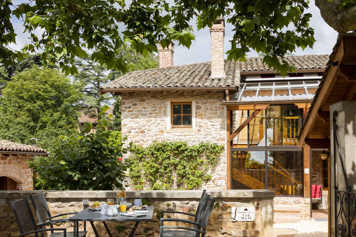 Contact Hotel Le Savigny & Spa - France - VILLEFRANCHE-SUR-SAONE - General view - 1