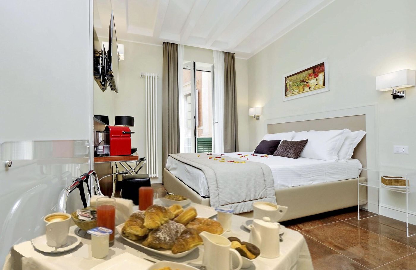 Piazza-Venezia-Grand-Suite-Room-25