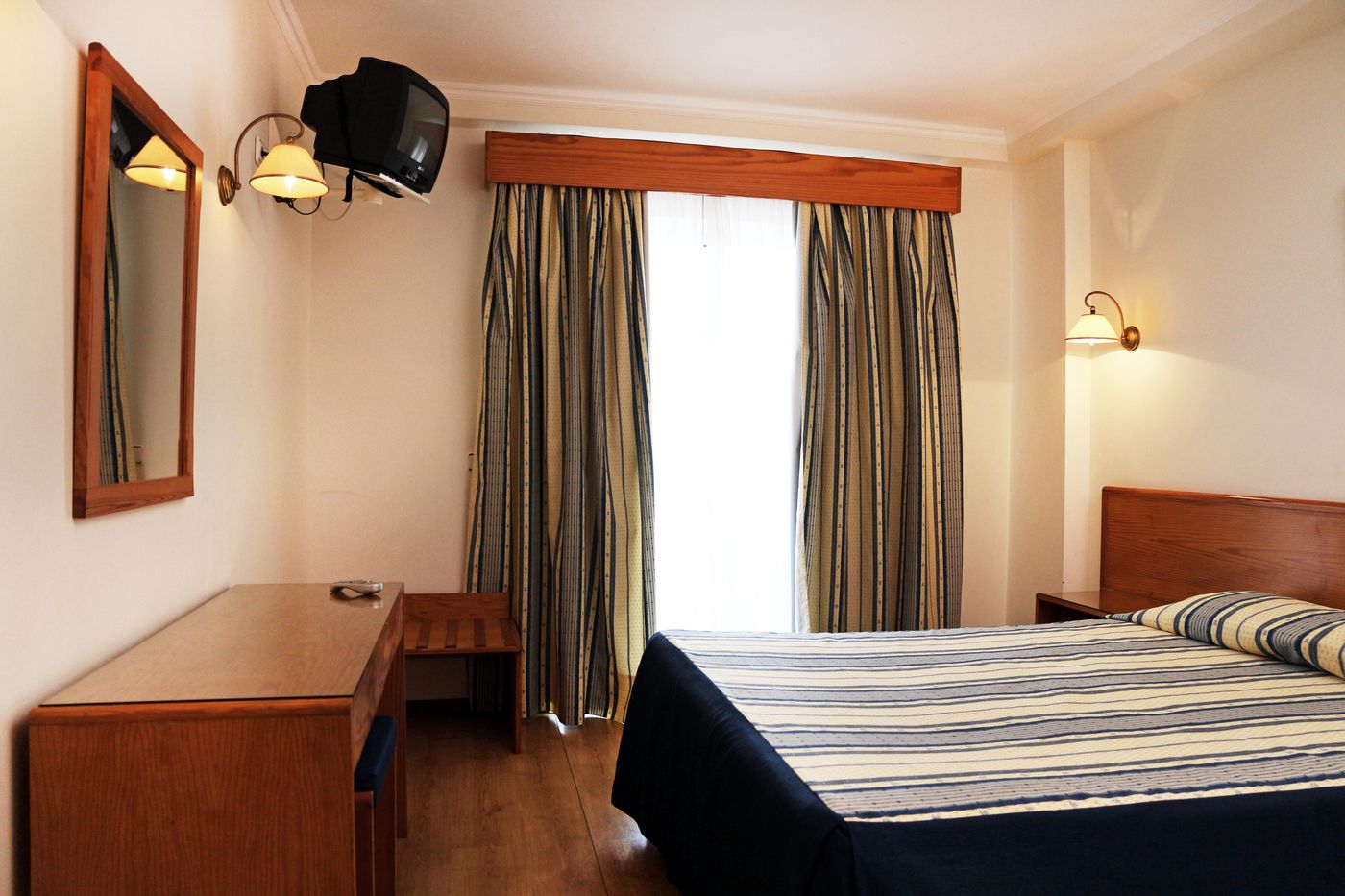 Ponta-Delgada-Room-10