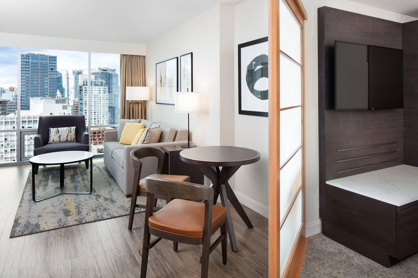 Delta-Hotels-By-Marriott-Vancouver-Downtown-Suites-Room-10
