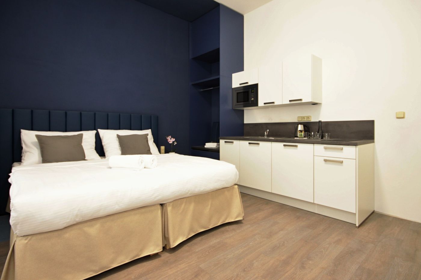Alveo-Suites-Room-6