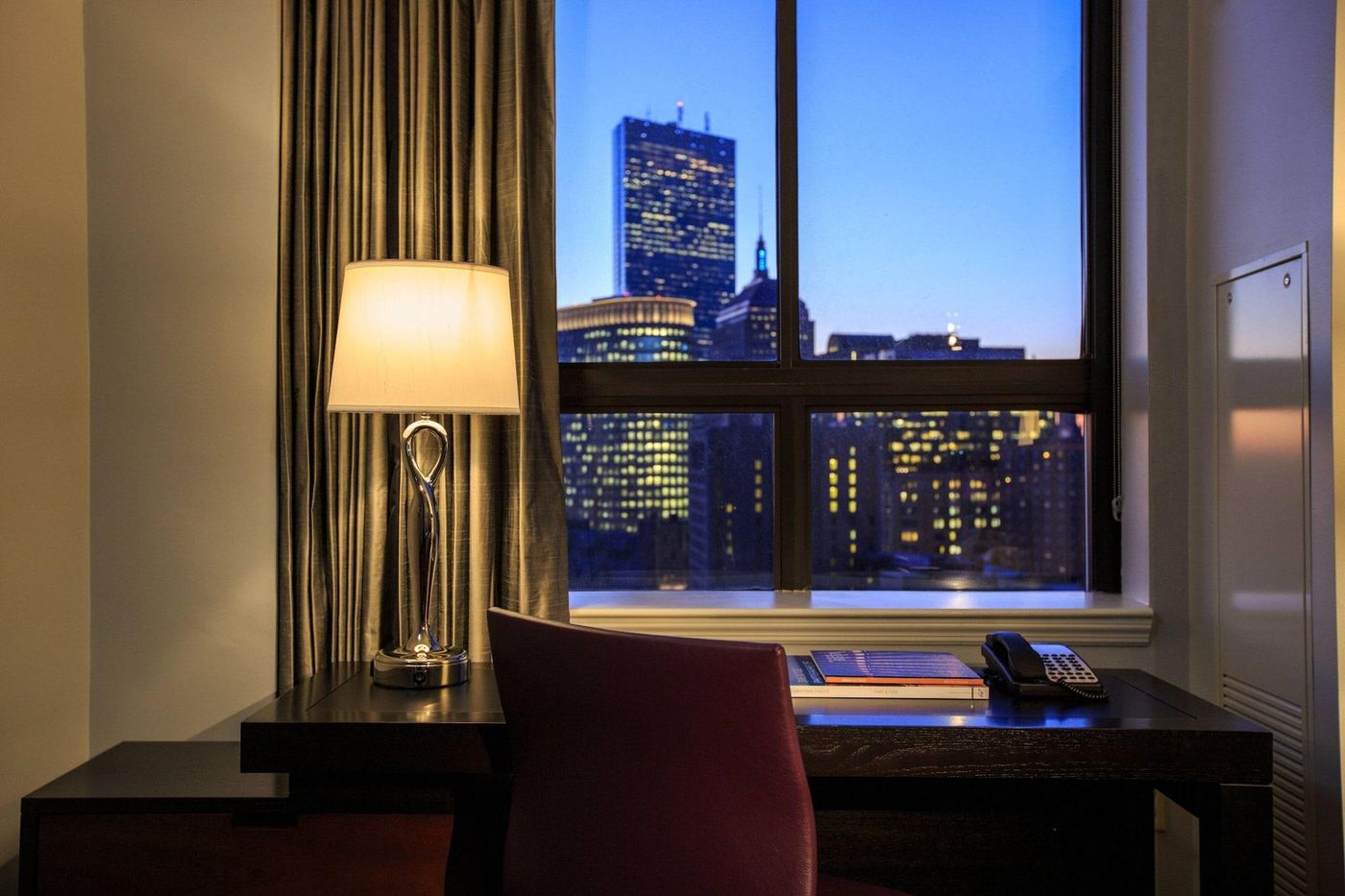 Courtyard-Boston-Downtown-Room-44