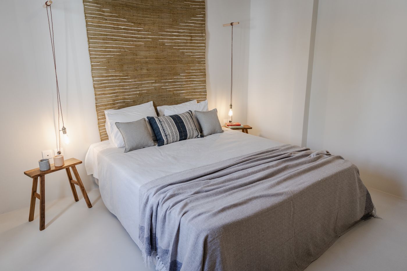 Scorpios-Beach-Room-20