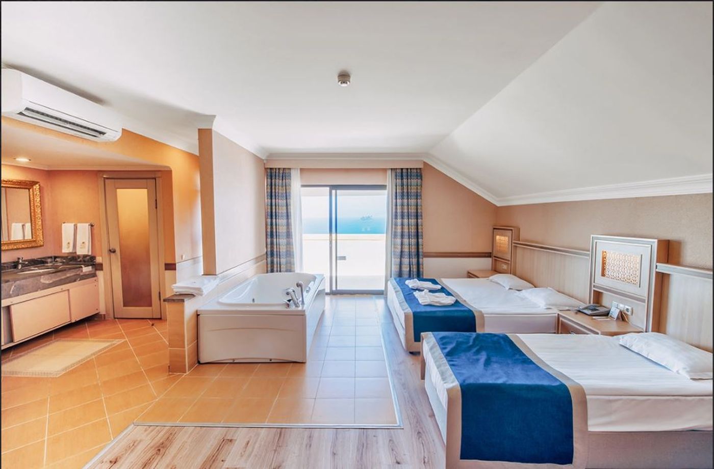 Utopia-World-Room-40