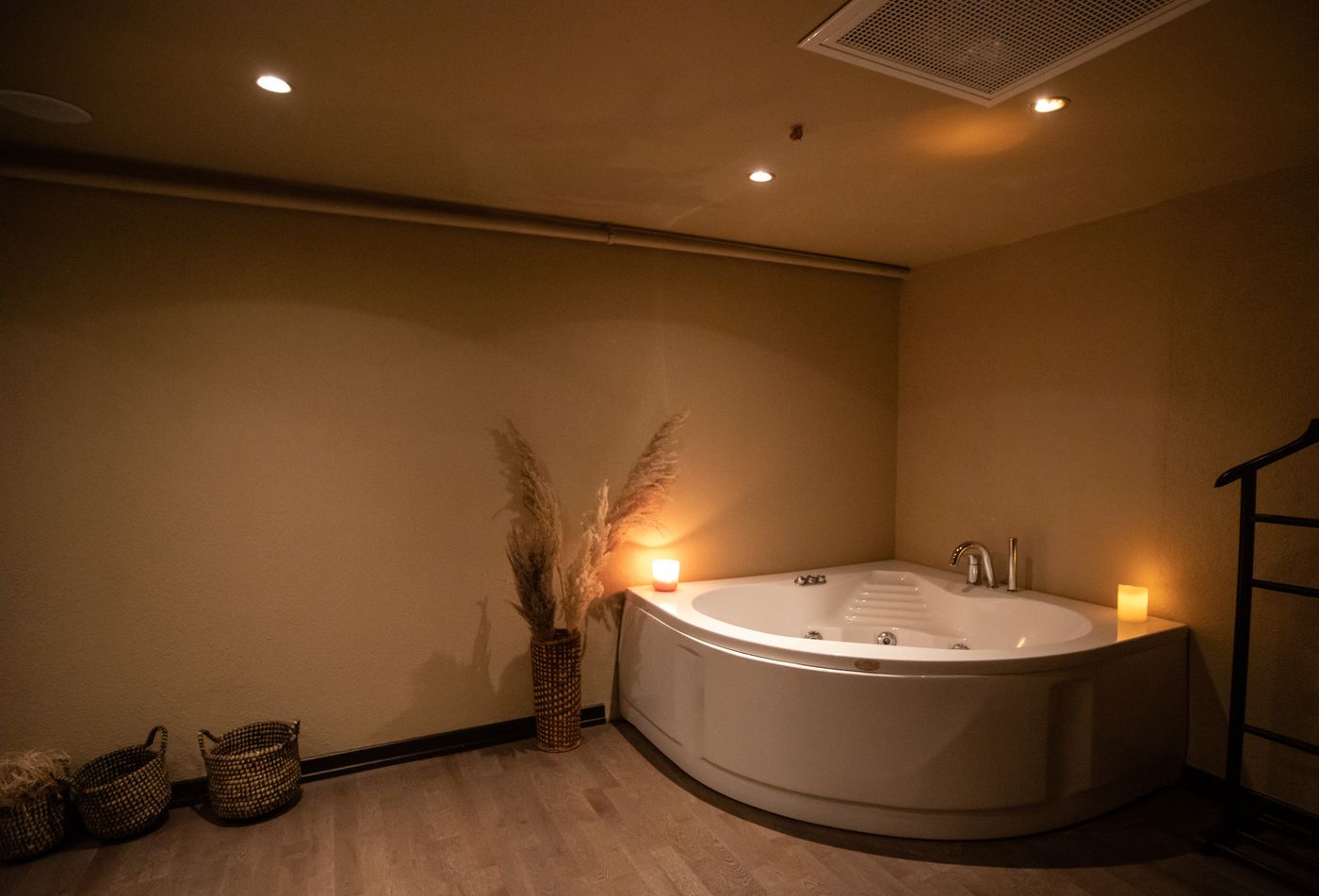 Root-Karakoy-General-view-12