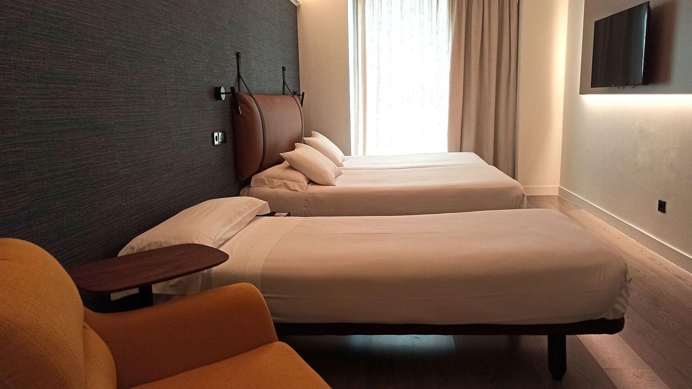 Suites-Viena-Plaza-de-Espa----a-Room-15