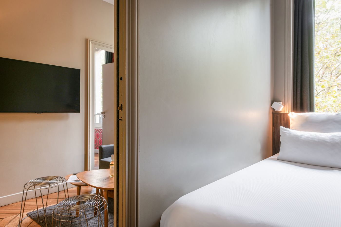 Suites-and-Hotel-Helzear-Champs-Elysees-Room-20