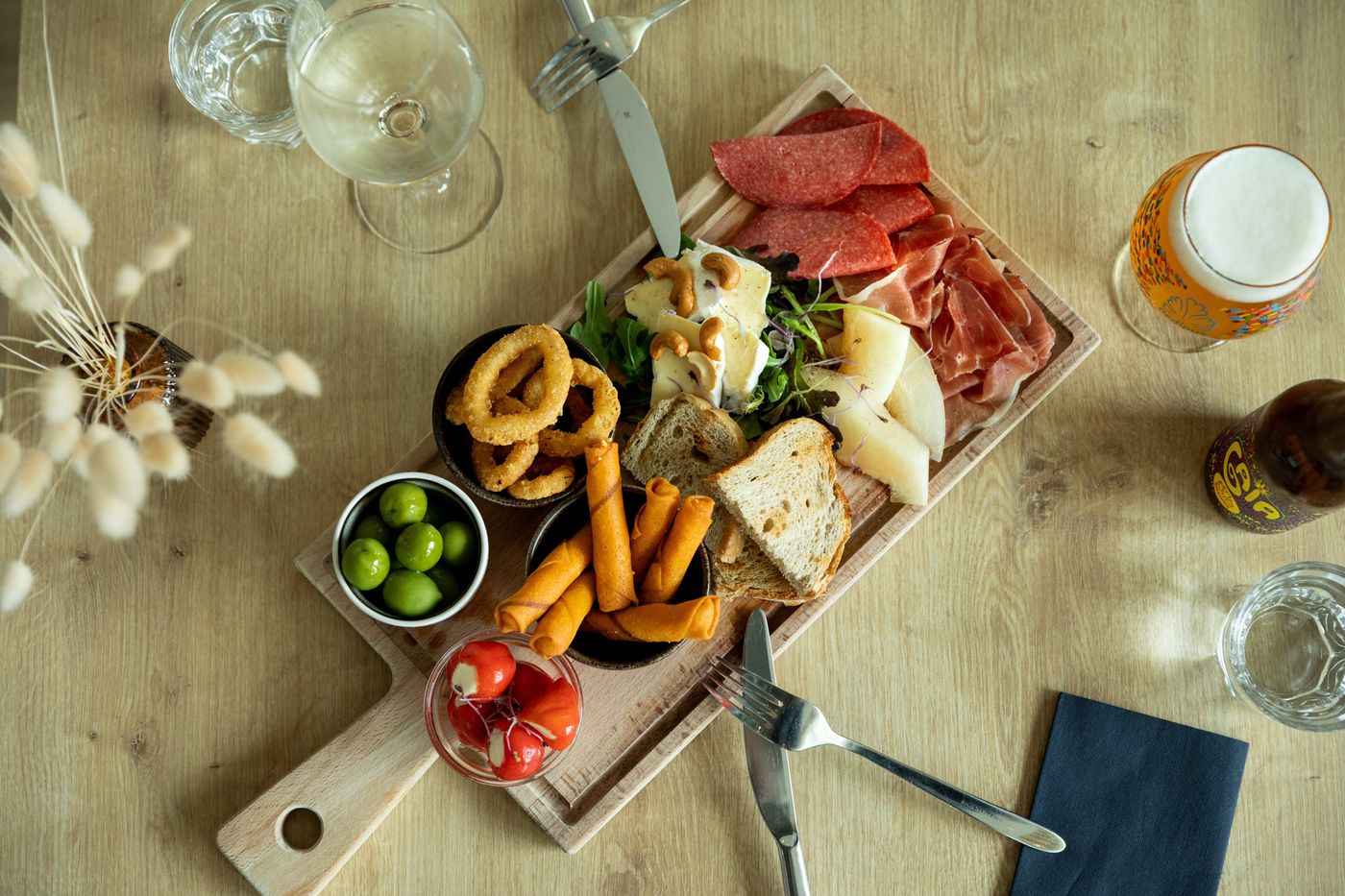 Holiday-Inn-Express-Amsterdam---North-Riverside-Restaurant-32