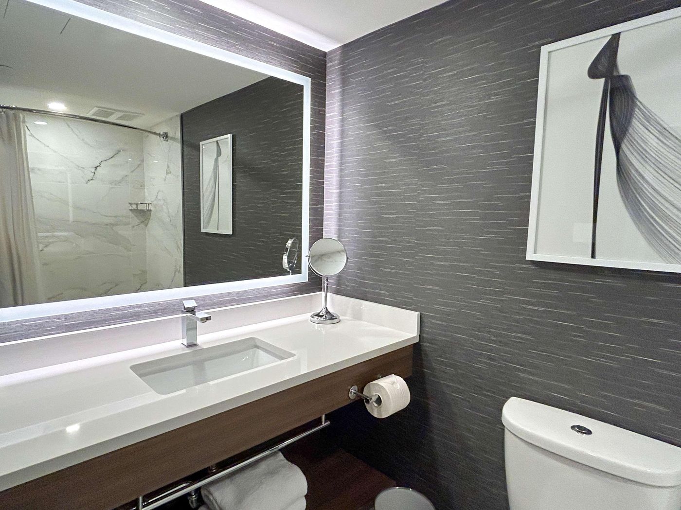 Radisson-Blu-Vancouver-Airport-Room-29