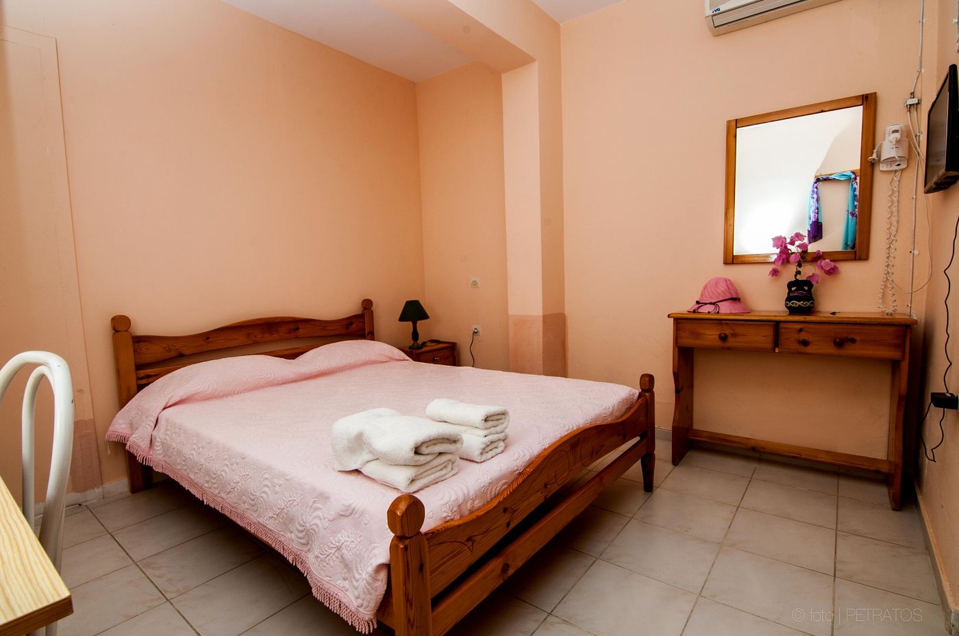 Paradise-Studios-Room-33