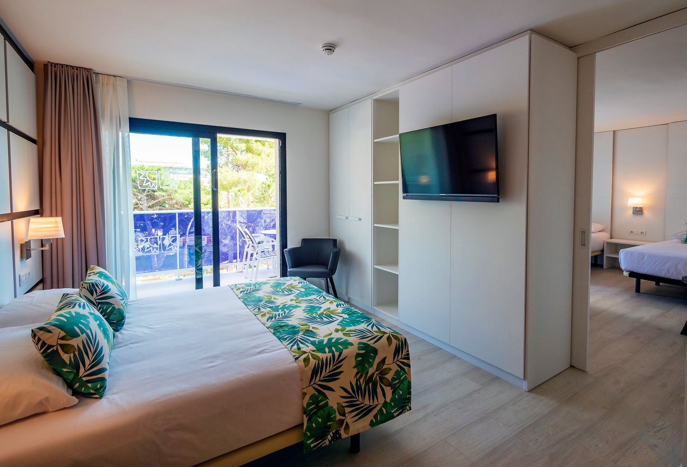 Golden-Port-Salou-and-Spa-Room-22