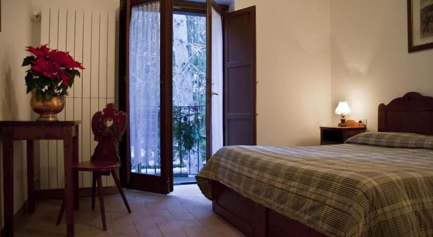 LH-Albergo-Paradiso-Room-10