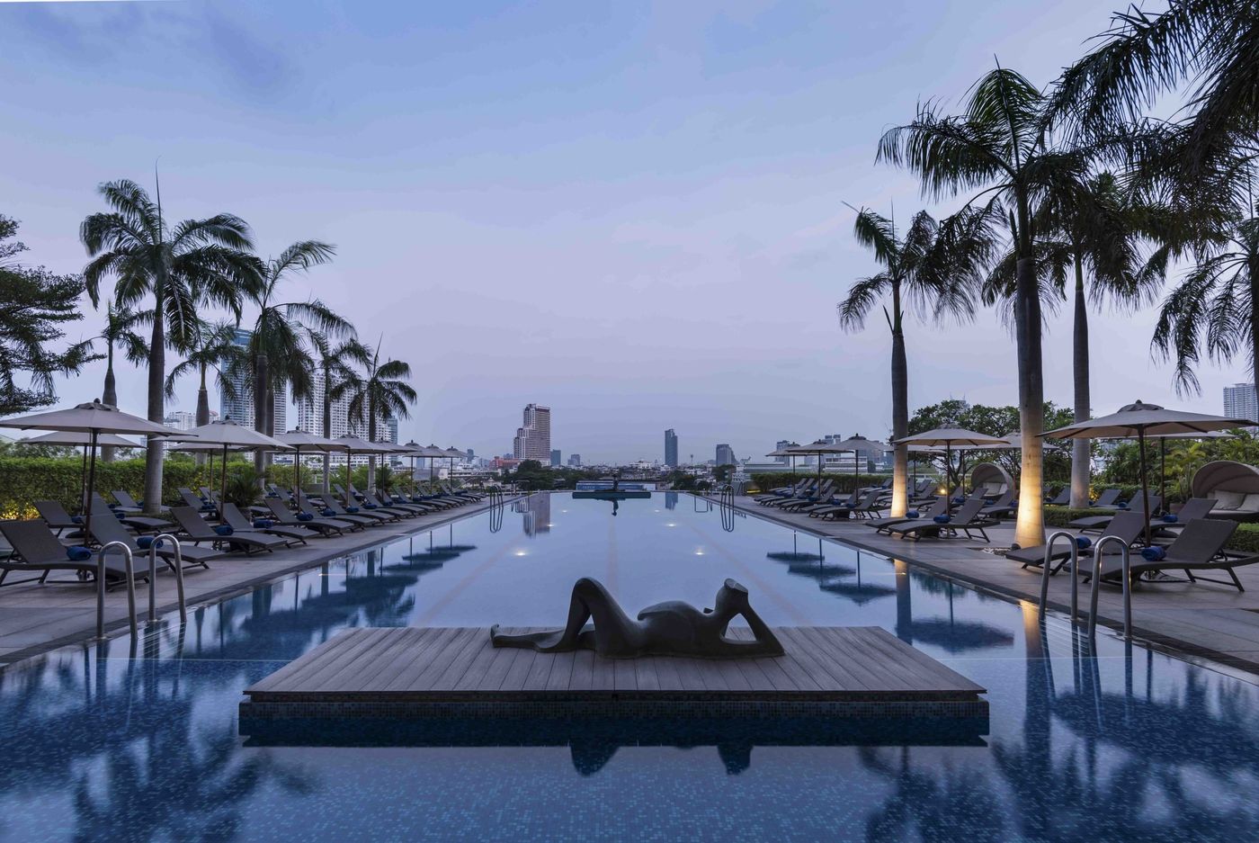 Chatrium-Hotel-Riverside-Bangkok-Pool-96