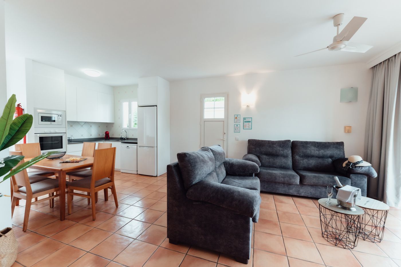 01.08.25 Villas Amarillas