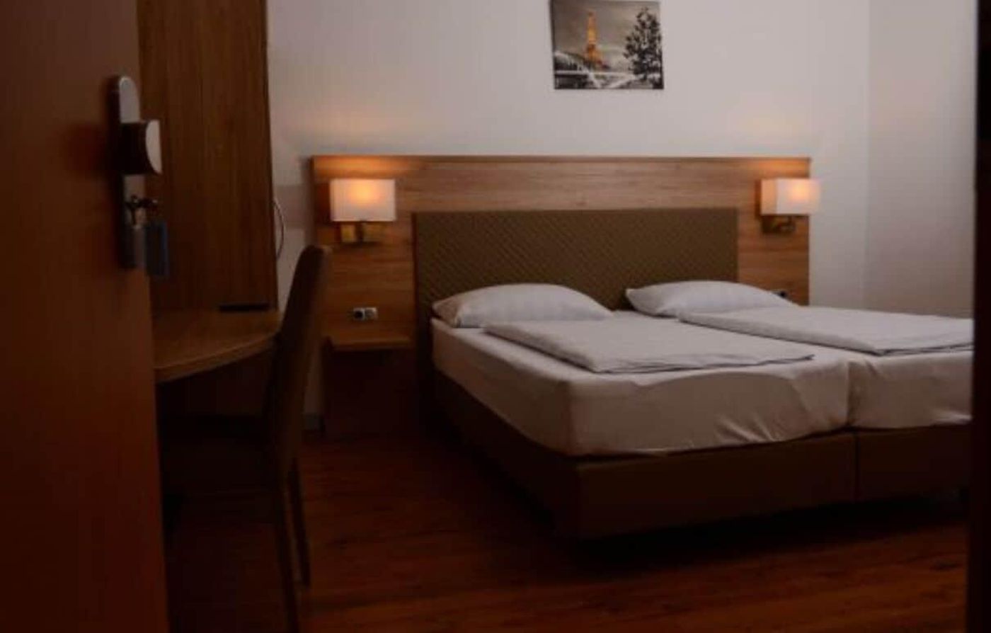 Hotel-Linde-Germany-STUTTGART -Room-3