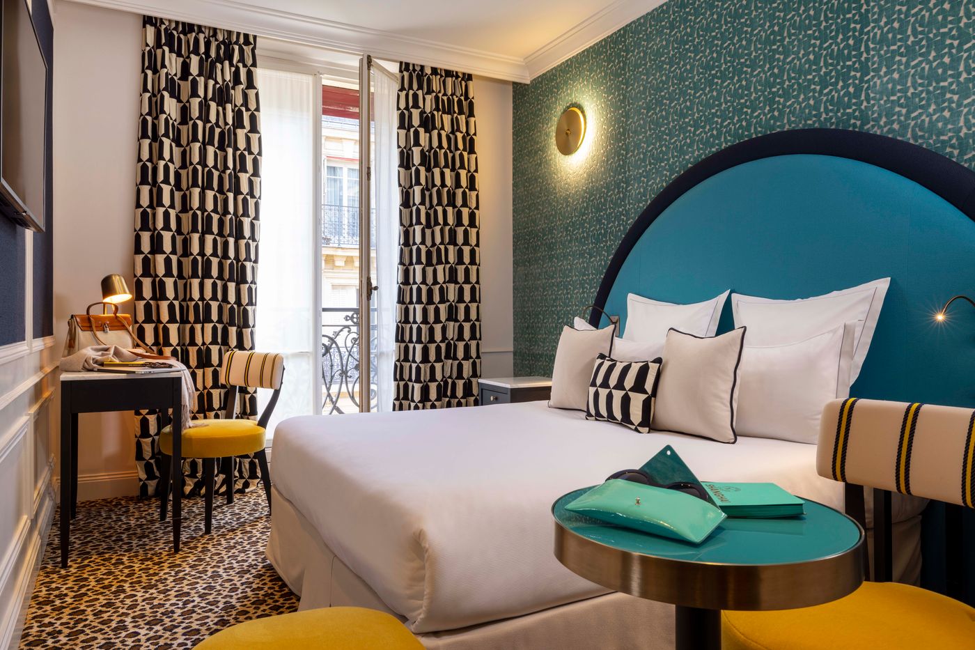 West-end-Paris-Room-6