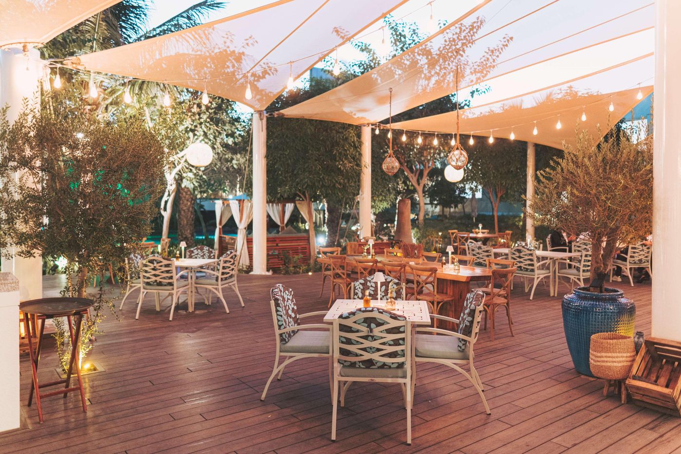 Conrad-Hotel-Dubai-Restaurant-12