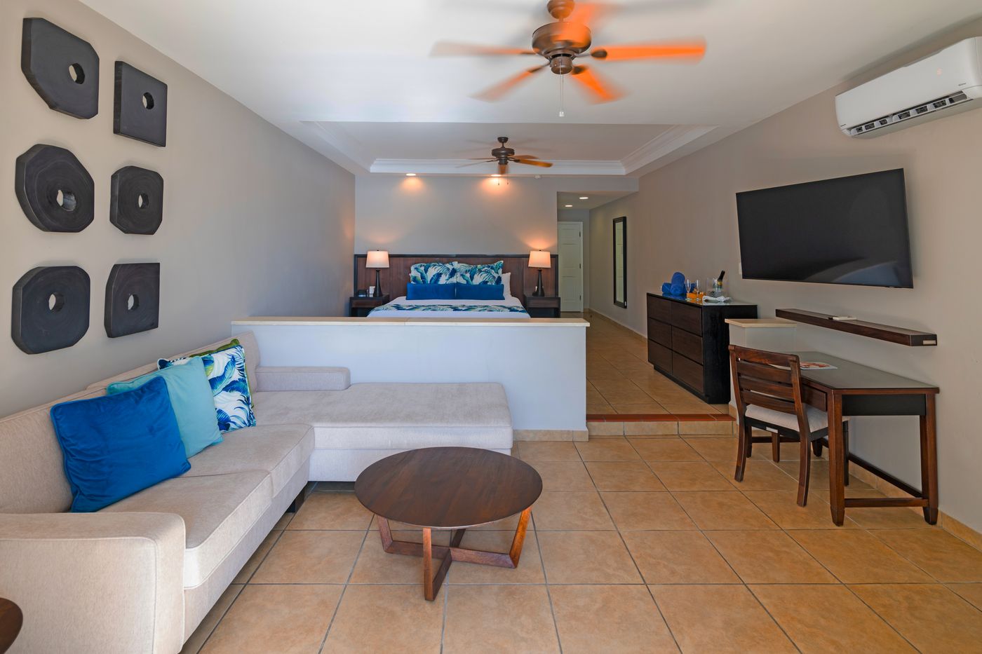 06.06.25 St. James's Club & Villas