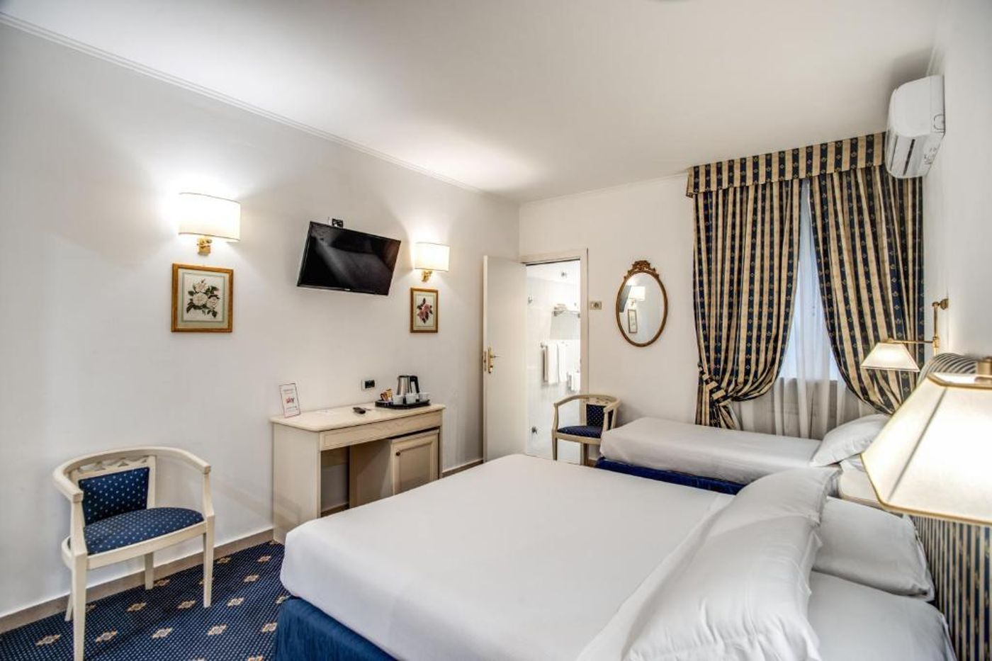 Hotel-Napoleon-Room-16