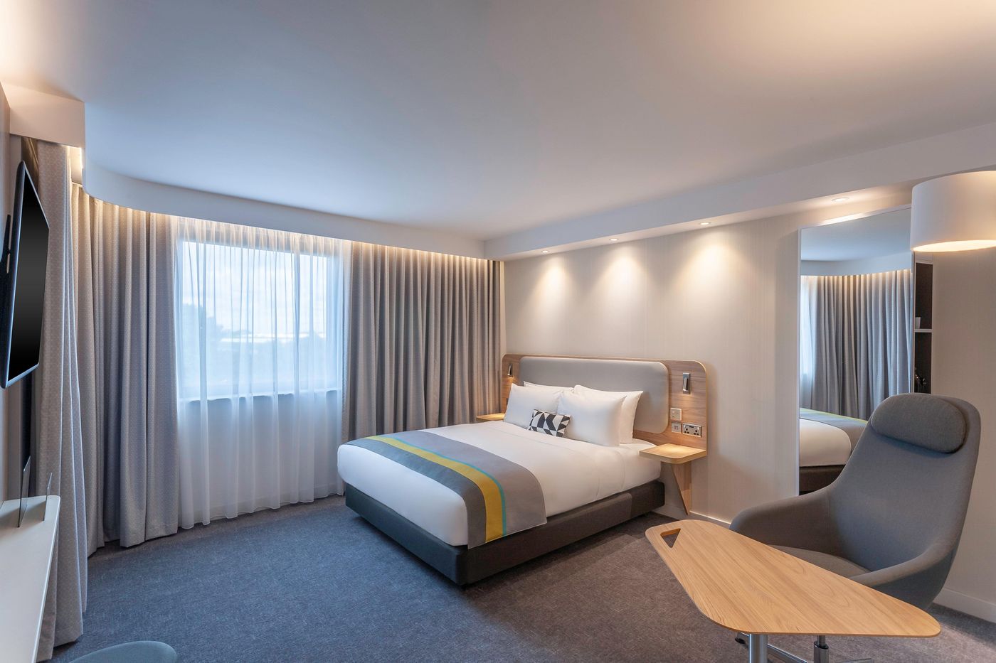 Holiday-Inn-Express-Hotel-Dublin-Airport-Room-23