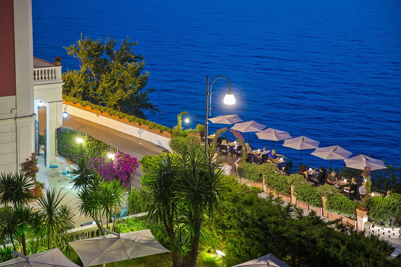 Villa-Garden-Restaurant-8