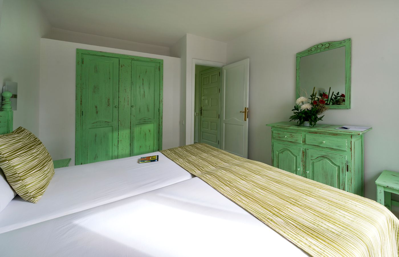 Hesperia-Bristol-Playa-Room-24