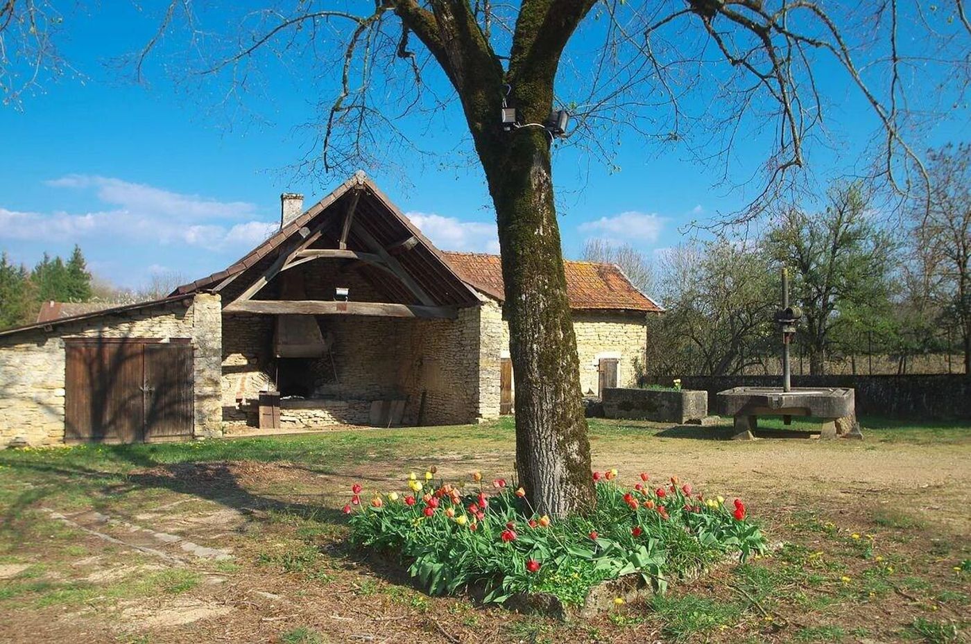 Auberge Du Vernay - France - CHARETTE - General view - 6