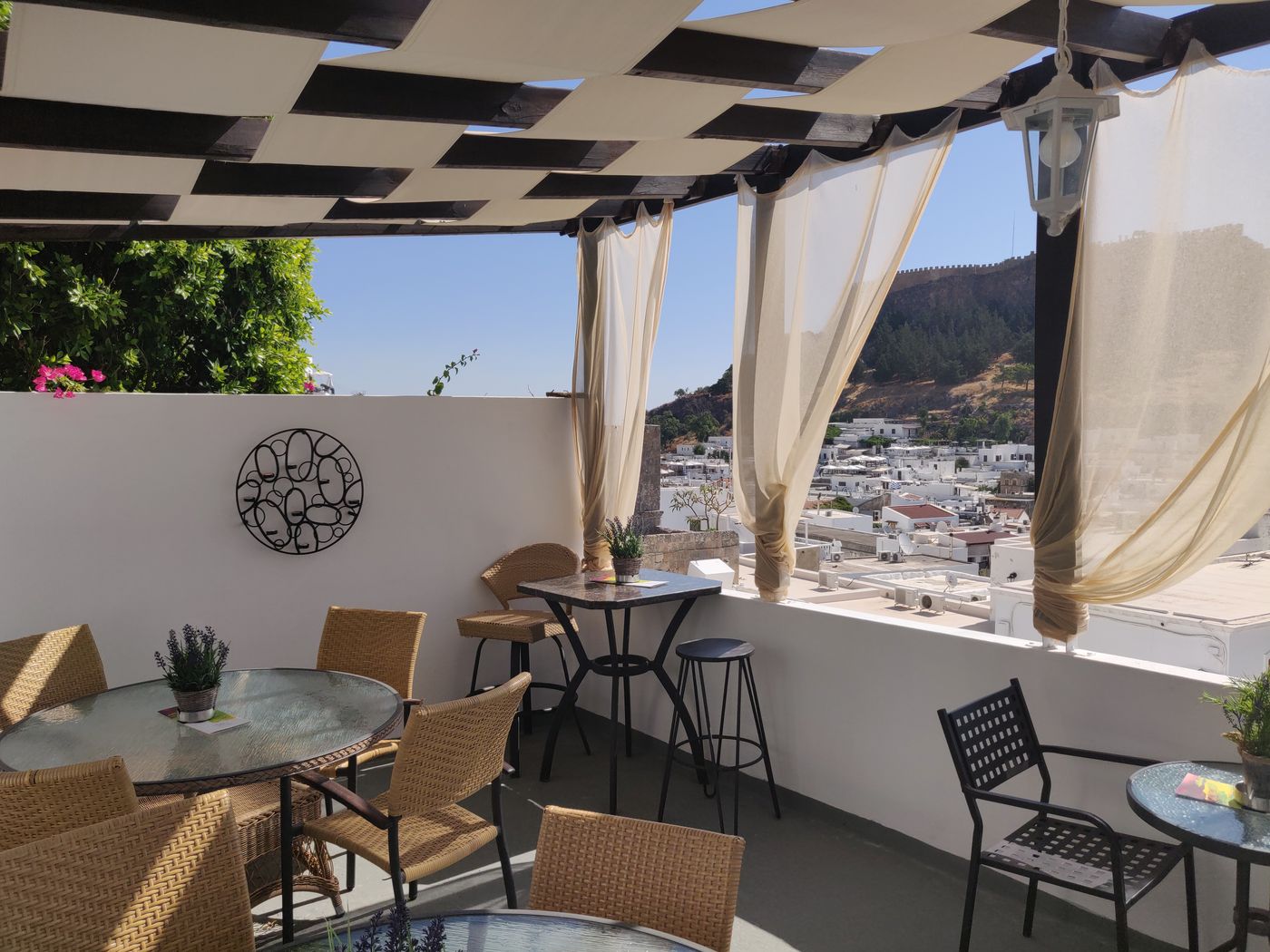 Xenones-Lindos-Bar-11