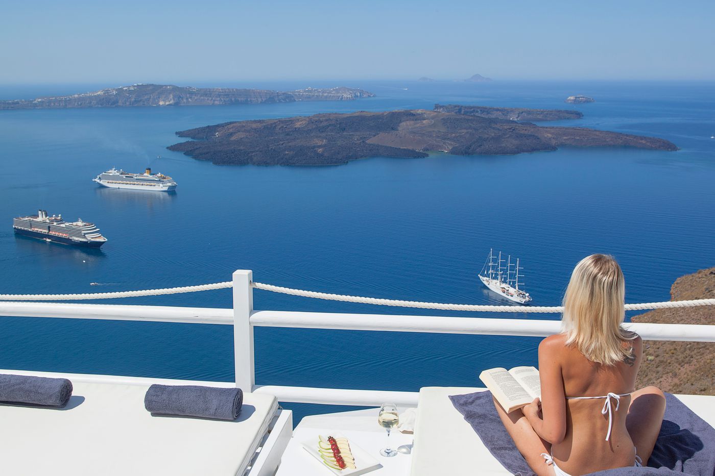 On-The-Rocks-Hotel-General-view-48