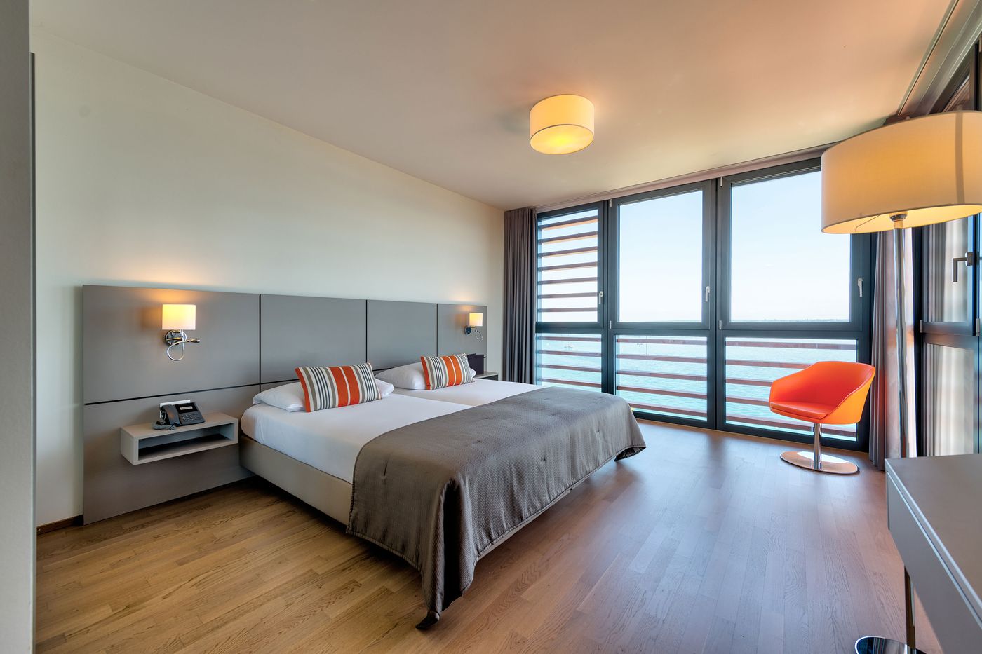 Lake-Geneva-Hotel-Room-16