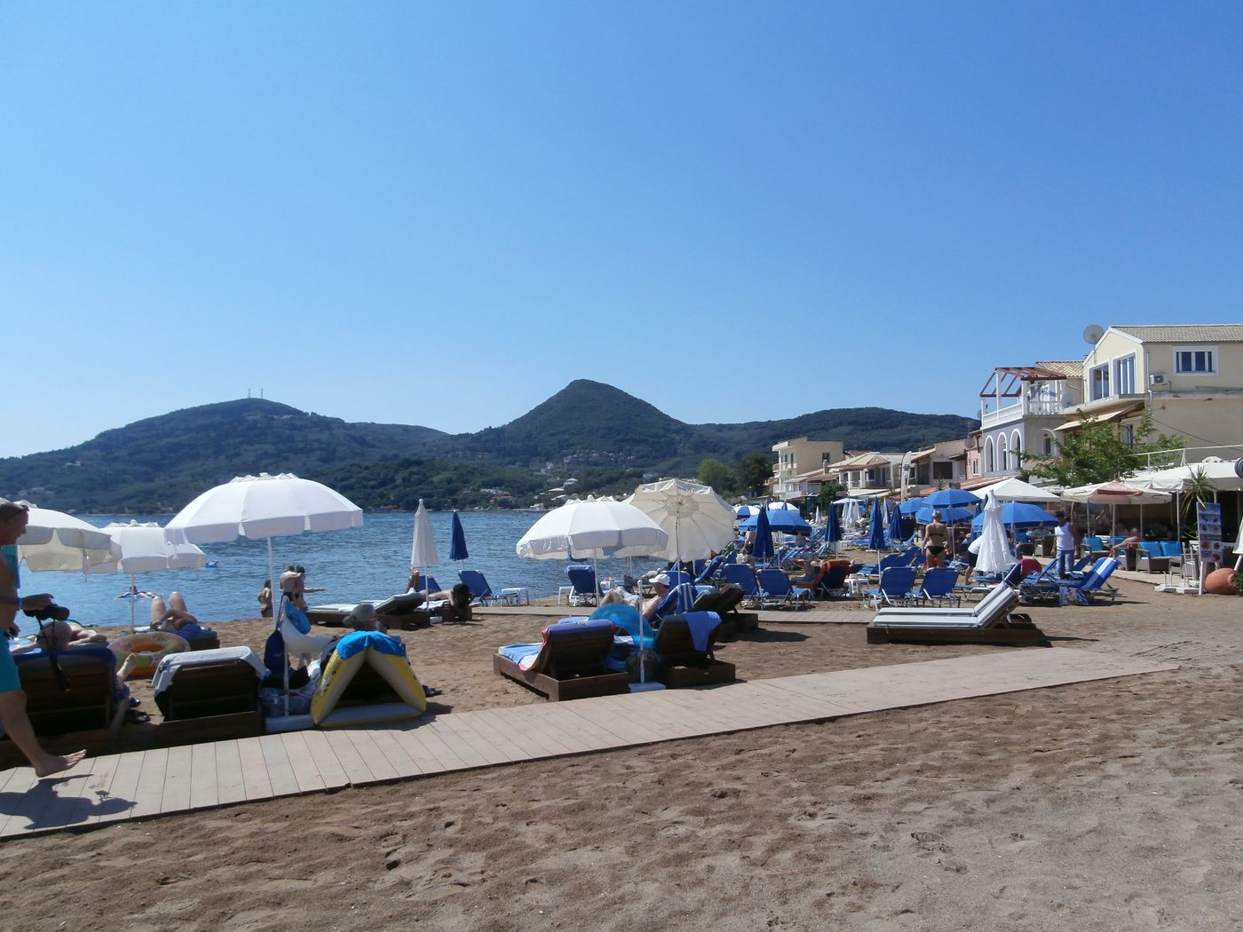 River-Studios-and-Apartments-Beach-40