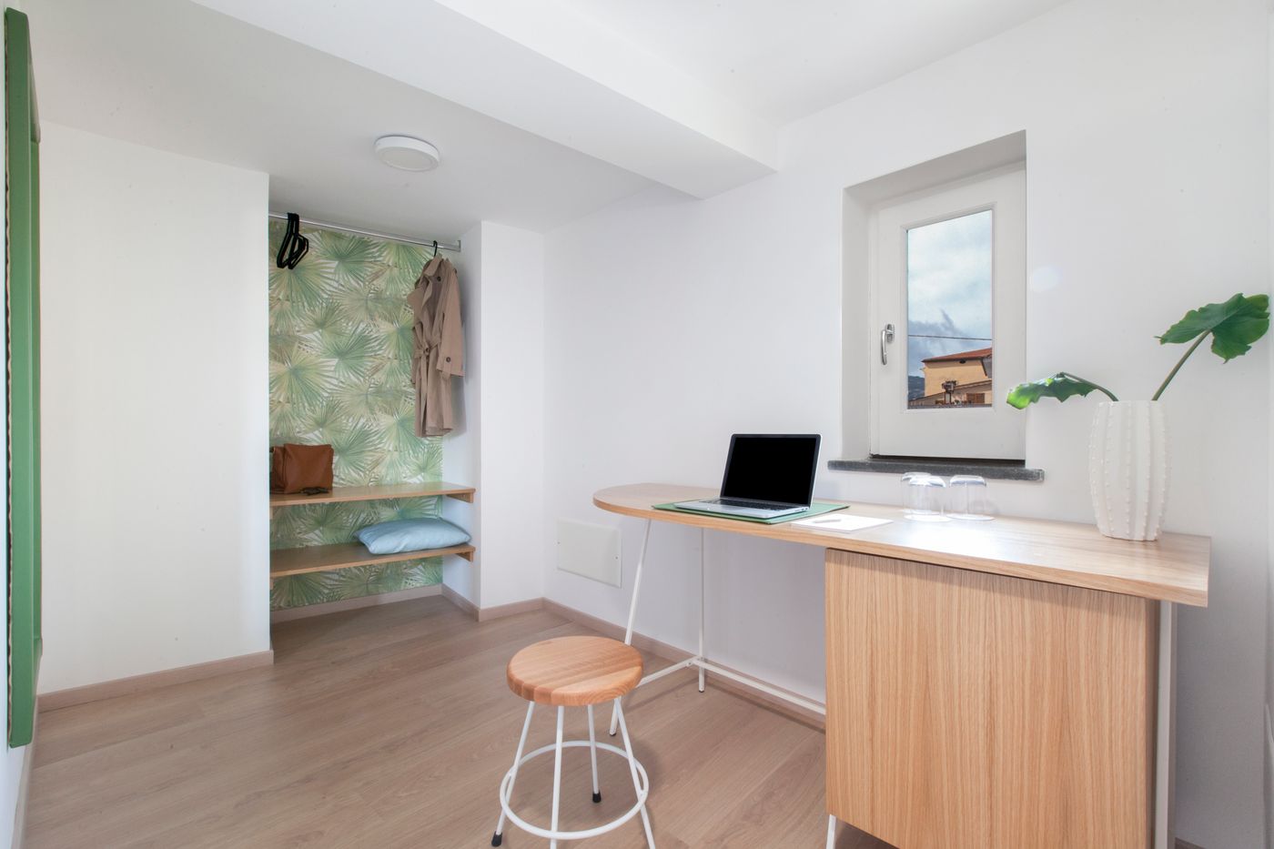 Unconventional-Sorrento-Coast-Room-28