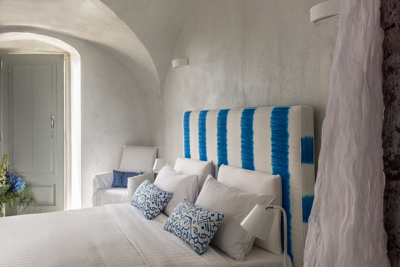 Mythical-Blue-Luxury-Suites-Room-17