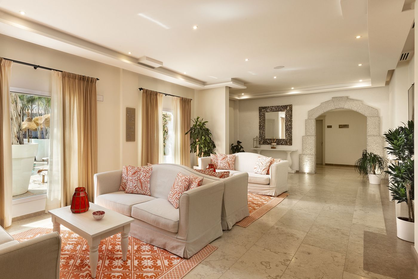 Grand-Hotel-Cannigione-Lobby-38