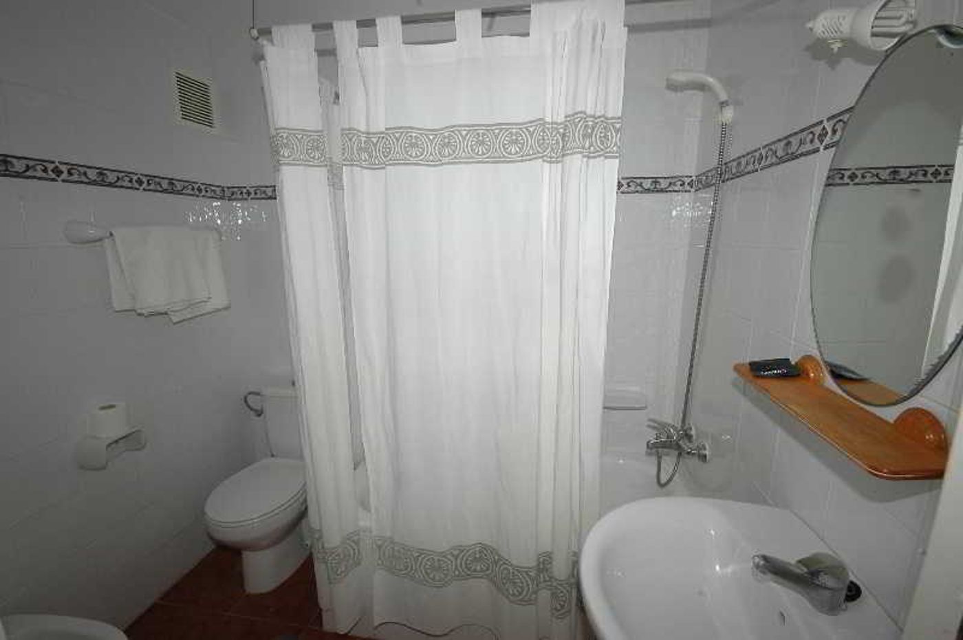 Patricia-Hotel-Room-12